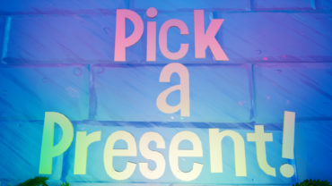❄☃ Pick A Present! ☃❄